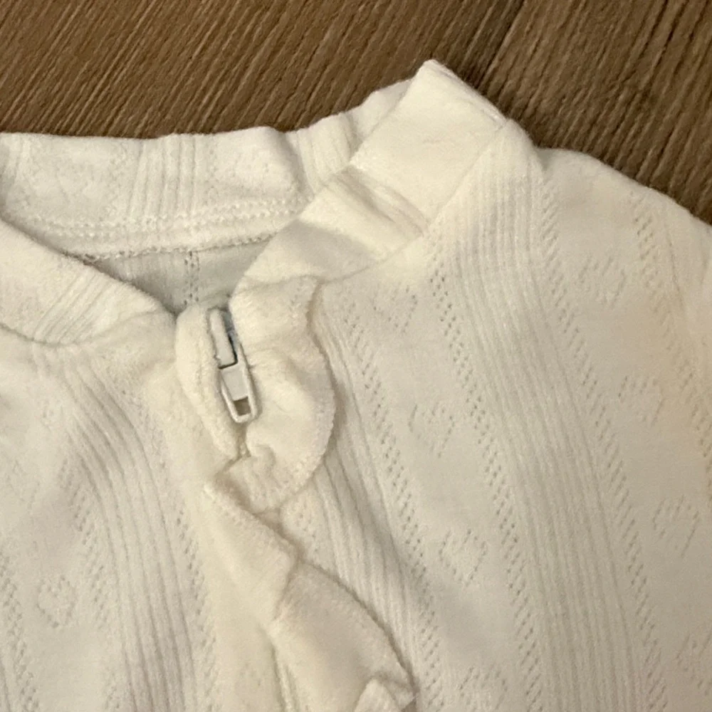 NWOT Milkberry white heart ribbed ruffle bamboo viscose footie